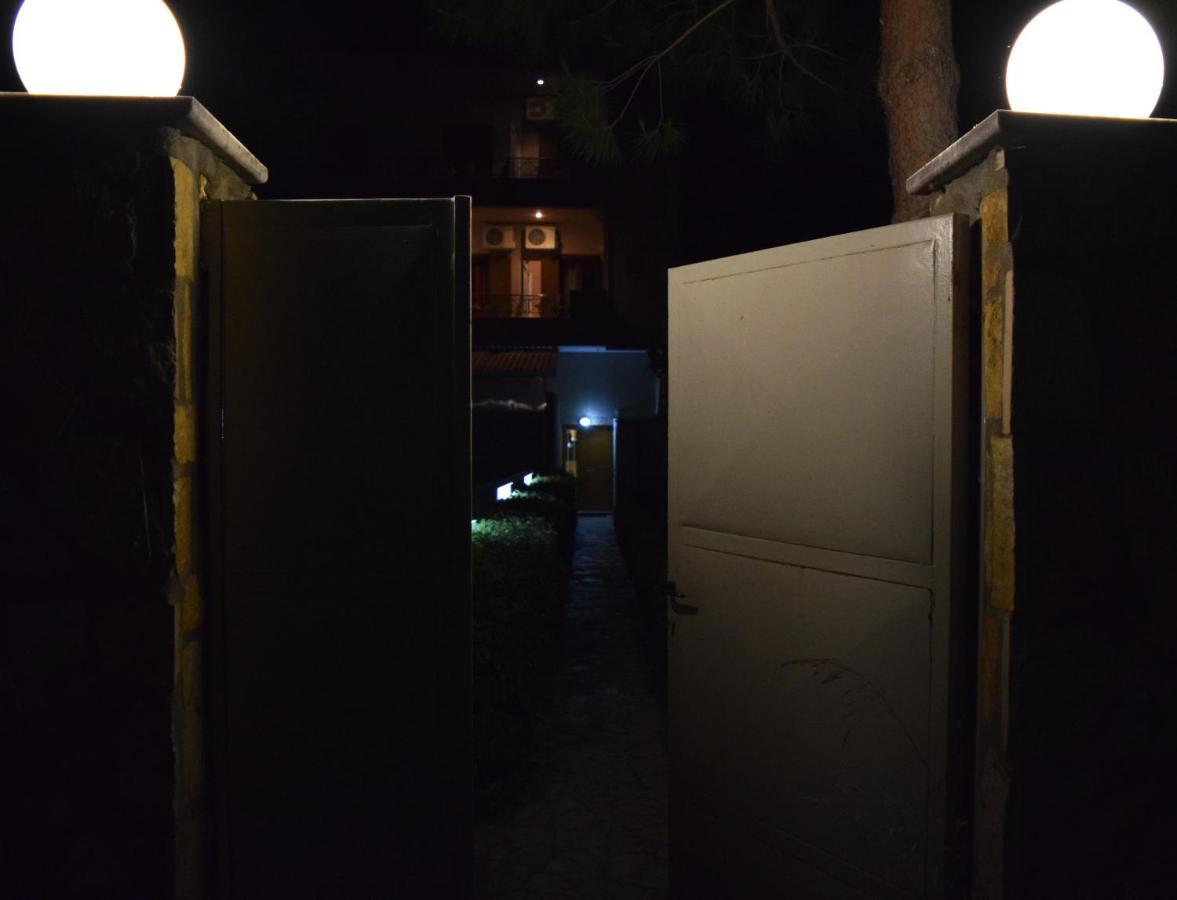 Oihalia'S Petit Double Room Avlonarion Екстер'єр фото